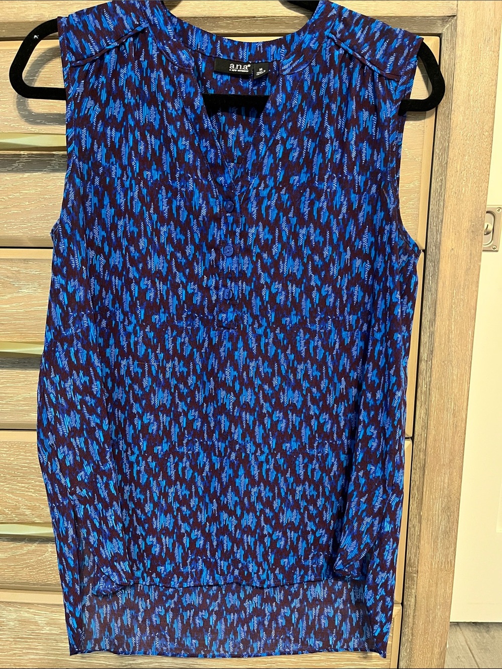 a.n.a Blue & Navy Sleeveless Printed V-Neck Top. Slightly sheer. Size M